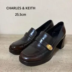 CHARLES & KEITH メタリックアクセント ローファーパンプスのサムネイル
