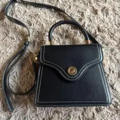 ブラックショルダーバッグ 合成皮革