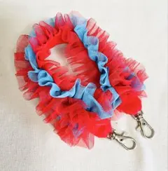 赤×ブルー　チュール　フリル　ハンドストラップ　スマホストラップ