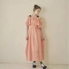 PINUE カットワークレースワンピース 試着のみ - メルカリ