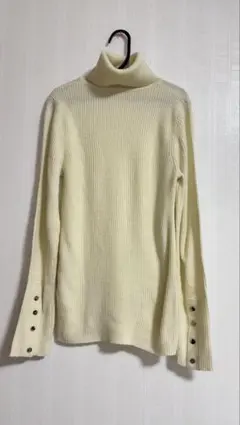 WELINOA ボタン付きリブタートルニット アイボリー