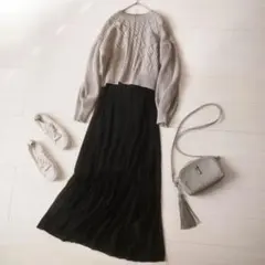 新品未使用ベージュブラックアーバンリサーチケーブルニット×キャミワンピースセット