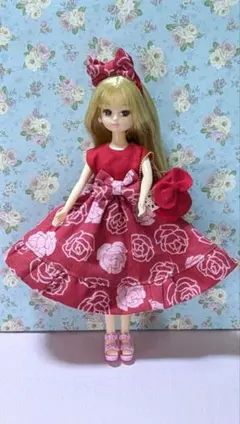 ハンドメイド　リカちゃんサイズ　ドール　アウトフィット　薔薇柄