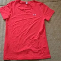 Under Armour Heat Gear Tシャツ M 赤