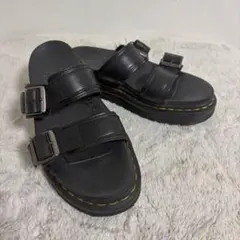 ドクターマーチン　Dr. Martens 厚底サンダル ブラック　Mylesのサムネイル