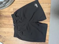 Puma ブラック ショートパンツ
