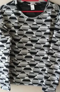 H&M 幾何学模様 長袖Tシャツ XS