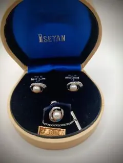 Item thumbnail for item e84d153a-baff-4f76-894b-9a0cac090b86