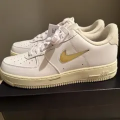 NIKE AIR FORCE 1 ’07 LX JEWELSWOOSH 8.5
