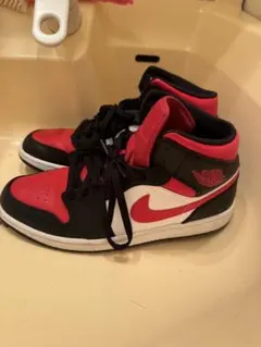 最終値下げ　Nike Air Jordan 1 赤黒白