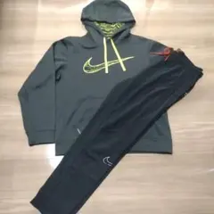 NIKE　ナイキ　トレーニングウェアセットアップ パーカー　Mサイズ