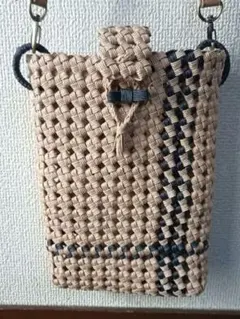 クラフトバンドで作ったポシェット
