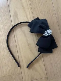 黒リボン付きカチューシャ