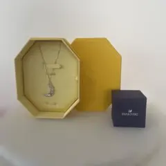 Swarovski 月型ネックレス
