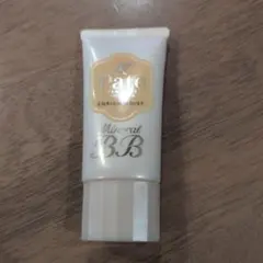 サナ　毛穴パテ職人　ミネラルBBクリーム　自然な肌色