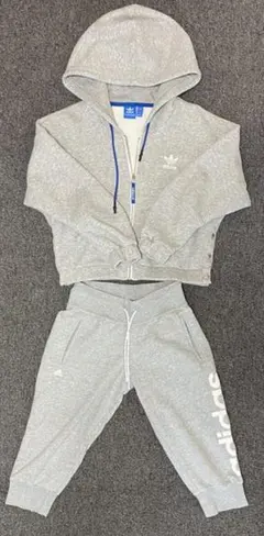 adidas ジャージのサムネイル