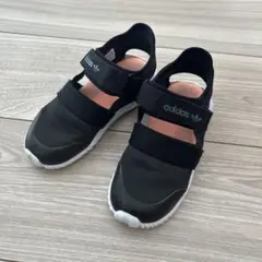 adidas ブラック サンダル