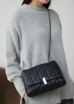 AZUL BY MOUSSYフェイクレザーキルティングバッグ　ブラック