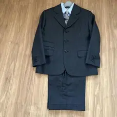 BURBERRY バーバリー　フォーマルスーツ４点セット130cm 卒園、入学式のサムネイル