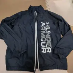 アンダーアーマーキッズナイロンジャケット150 黒 ウインドブレーカーアウター