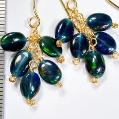 14KGF＊遊色キラキラ✨ブラックオパールの可愛いピアスa191