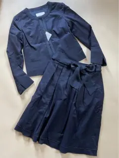 新品未使用ナチュラルビューティー★ノーカラージャケットスーツ36ネイビー卒入学