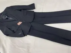 コムサイズムの上品黒フォーマルスーツ3点セット(120)新品タグ付き