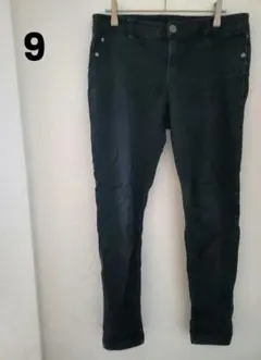 ブラック スキニーパンツ【9】カジュアルスタイル