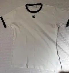 BLACKPINK JENNIE着用 courreges ロゴ刺繍Tシャツ XS - メルカリ