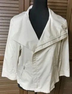 【タグ付き．新品未使用】　INDIVI　多機能ジャケット　サイズ44　ワールド