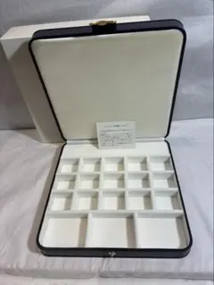 a 372】琴柱 14個 猫足2個 箏 琴パーツ 収納箱付き 现状品 - メルカリ