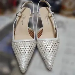 銀座かねまつ　ポインテッドトゥ　白　編み込みデザインサンダル