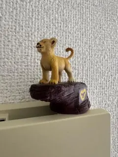 ライオンキング シンバ 実写版 フィギュア