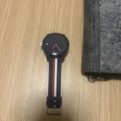 Tommy Hilfiger 時計 ブラック/レッド/ホワイト