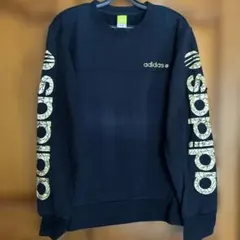 adidas 袖ロゴ スウェット ブラック