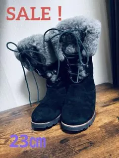 UGGアグ！ 黒いムートンブーツ グレーの ファー付き！
