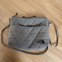 ノースフェイスバック カーキ色