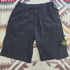 極美品 Stone Island カーゴショーツ 34 ブラック ナイロンメタル