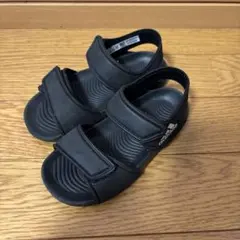 adidas ブラック サンダル