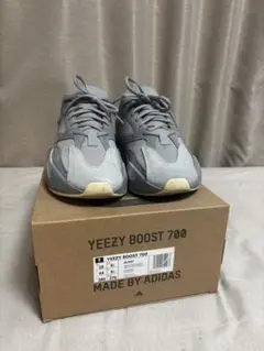YEEZY BOOST 700 28.0cm