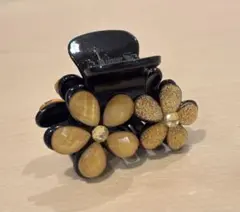 【美品】ブラウン花飾りのヘアクリップ