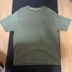 New Balance ポケット付 Tシャツ カーキのサムネイル