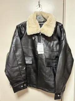 ブラックレザージャケット フェイクファー付き