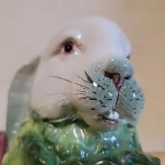 ウサギの置物　陶器製　ヴィンテージ　垂れ耳ウサギのオブジェ　希少