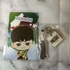 SEVENTEEN セブチ HOLIDAY カプセルトイ アクキー バーノン