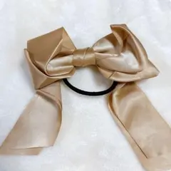 シャンパンゴールド　リボン　ヘアゴム　艶　大人可愛い　アネモネ　上品