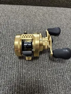 美品 シマノ 21カルカッタコンクエスト 100HG ベアリングカスタム
