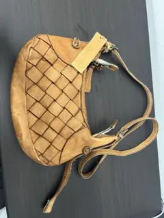 Dakota 編み込みレザーショルダーバッグ