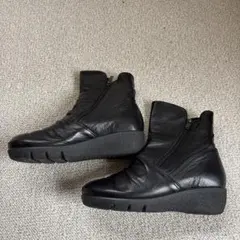 黒レザージッパーブーツ