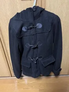 黒いファー付きダッフルコート